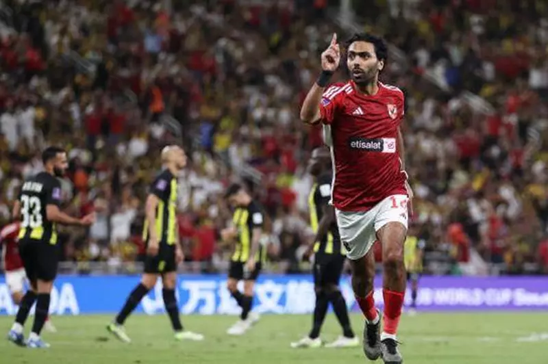 احتفال حسين الشحات نجم الأهلي